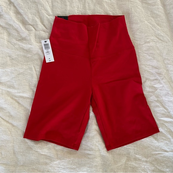 Aritzia Shorts Aritzia Tna Chill Atmosphere Hirise 7 Bike Shorts